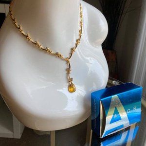 1099A Avon Extraordinary Briolette Vine Necklace